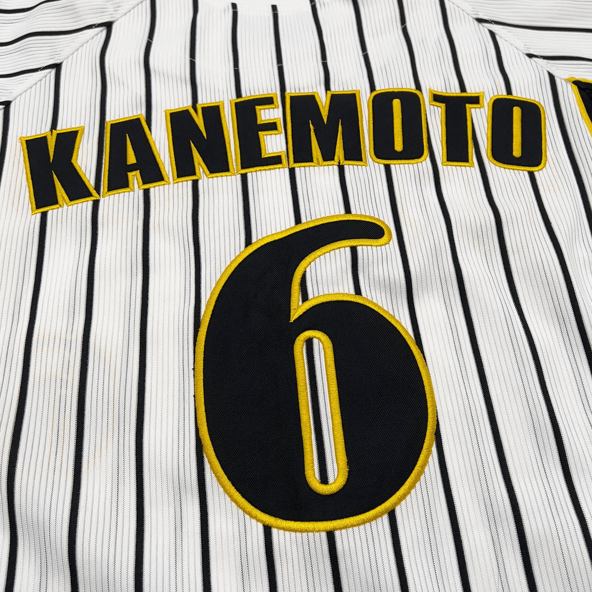Vintage Japan Hanshin Tigers Tomoaki Kanemoto Baseball Home Knit Jersey #6 - Sugoi JDM
